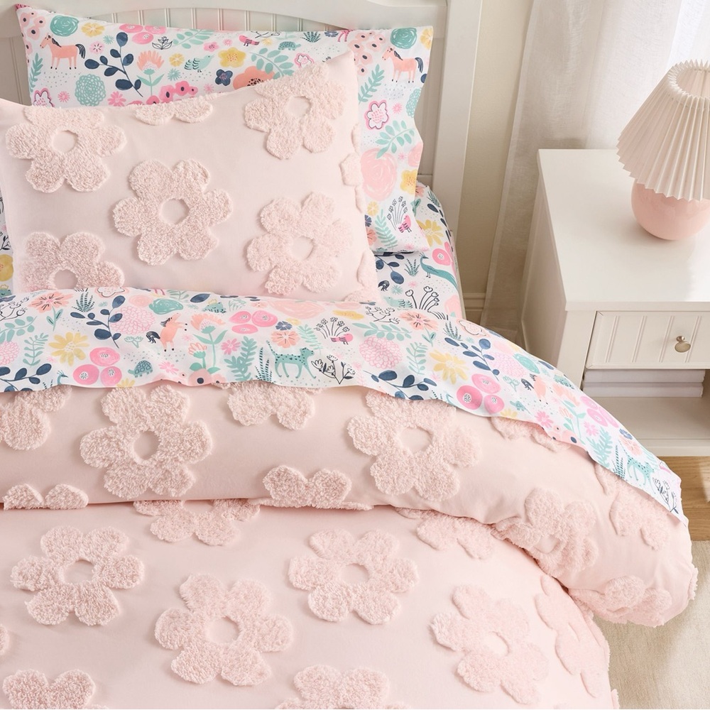 Pottery Barn Kids Pink Textured Daisy Jacquard Full/Queen Duvet Cover & Shams